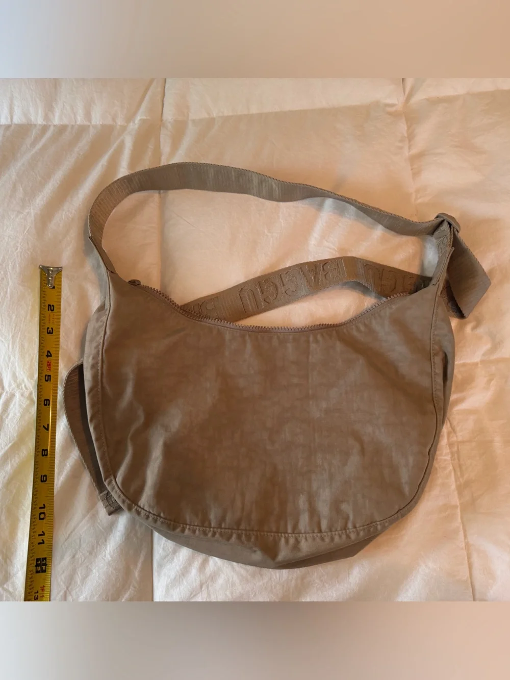 Baggu dove medium crescent Crossbody Shoulder Bag with longer Strap & key strap - Picture 3 of 5